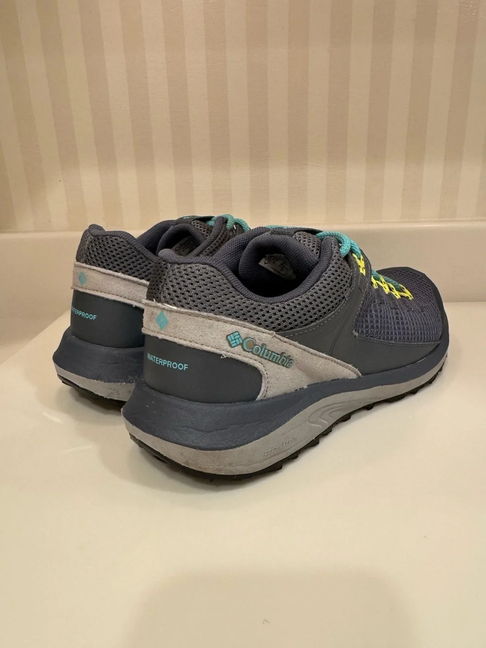Columbia Women's Trailstorm Waterproof Hiking Shoe - Graphite/Dolphin Size 7 1/2